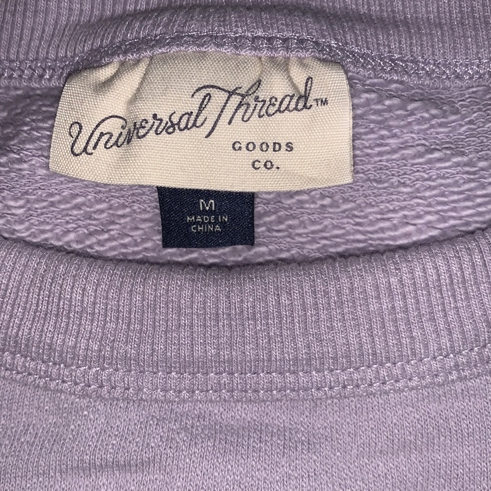 Universal Threads Cropped Lilac French Terry Sweatshirt Size Medium - Picture 2 of 6
